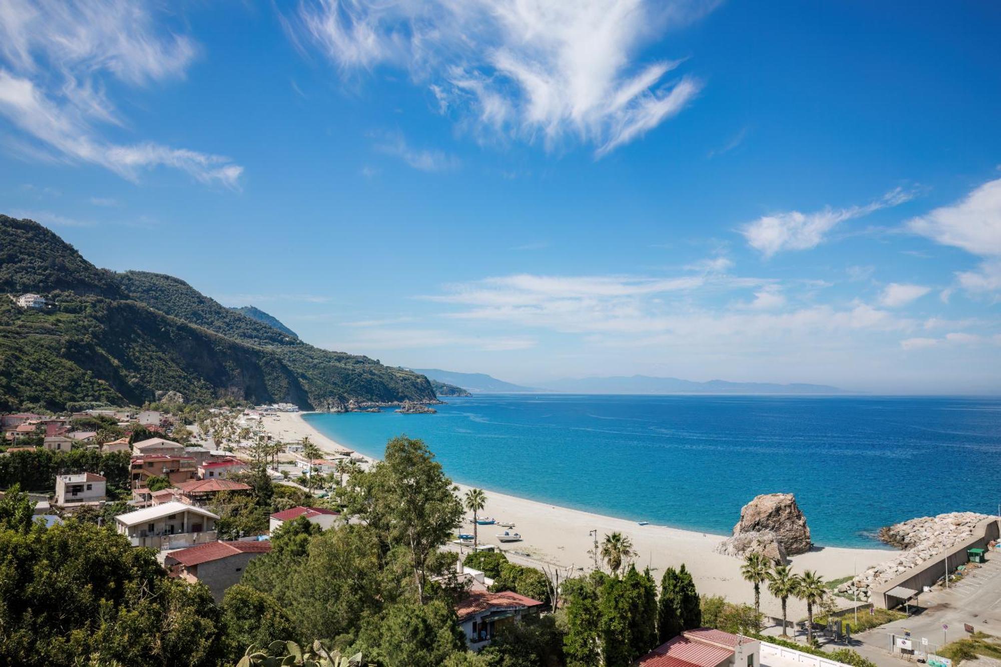 Апартаменты Sole Mare Джоя-Тауро Экстерьер фото
